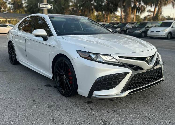 Used 2021 Toyota Camry XSE image 4