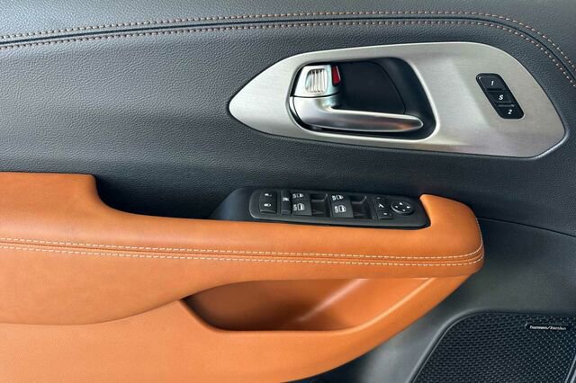 New 2026 Chrysler Pacifica Pinnacle image 8