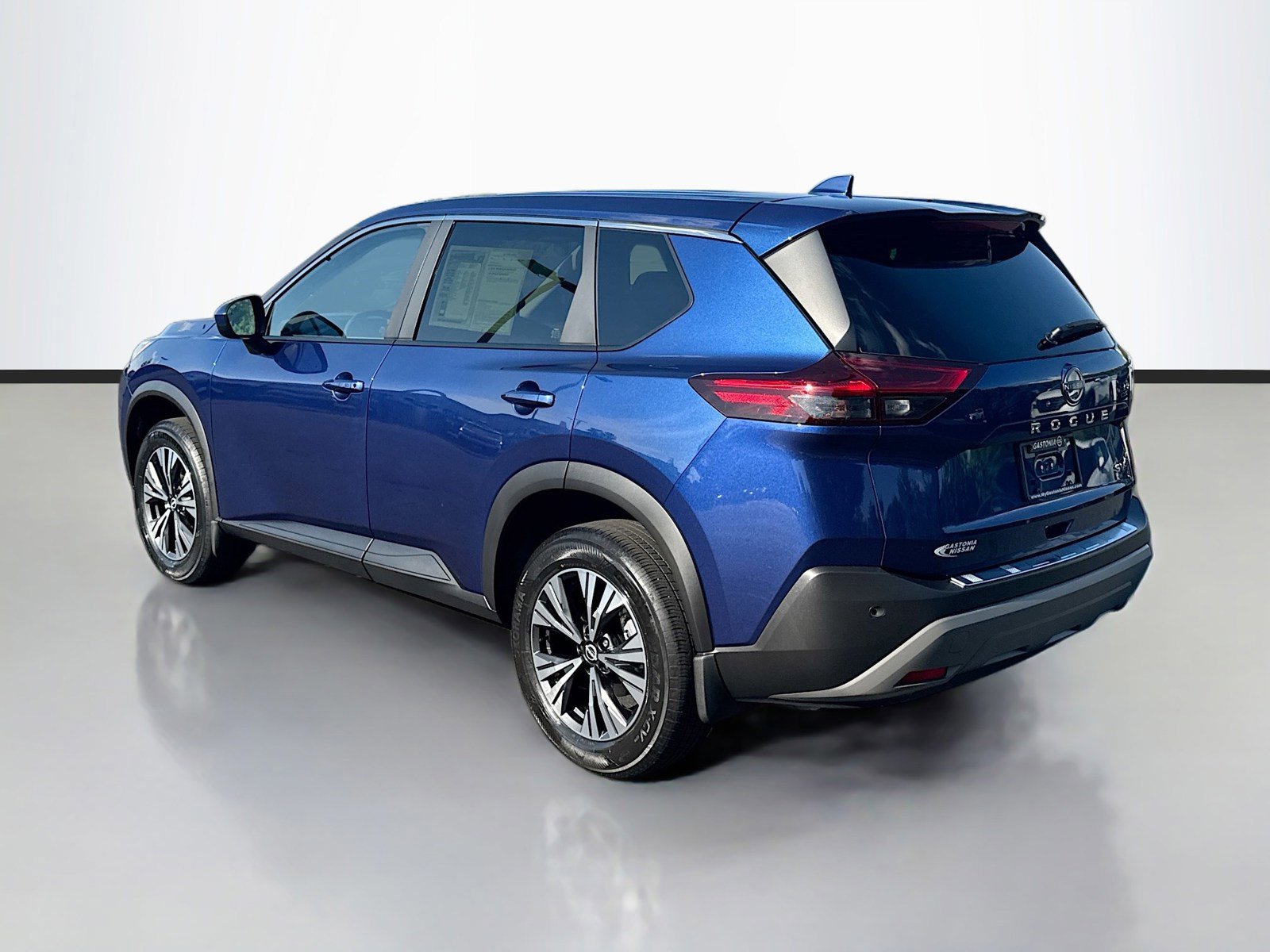 Used 2023 Nissan Rogue SV FWD image 5