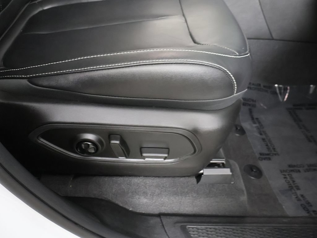 Used 2022 Jeep Grand Cherokee Limited AWD/4WD image 36