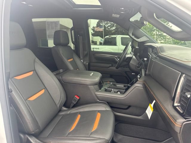 Used 2025 GMC Sierra 2500 AT4 w/ AT4 Premium Plus Package AWD/4WD image 11