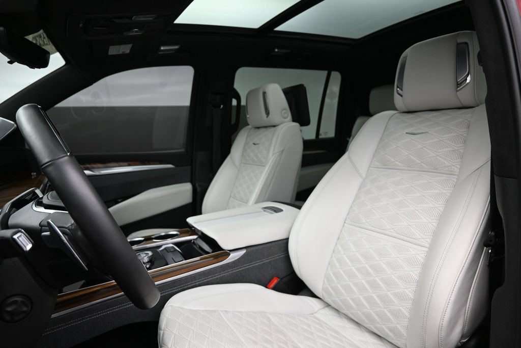 Used 2025 Cadillac Escalade ESV Sport Platinum w/ LPO, Floor Liner Package AWD/4WD image 11