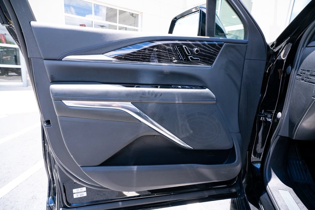 Used 2026 Cadillac Escalade IQ Sport 1 w/ LPO, Floor Liner Package AWD/4WD image 27