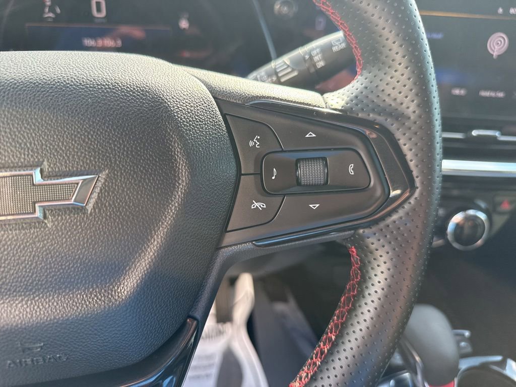 Used 2024 Chevrolet Trax RS w/ Sunroof Package FWD image 12