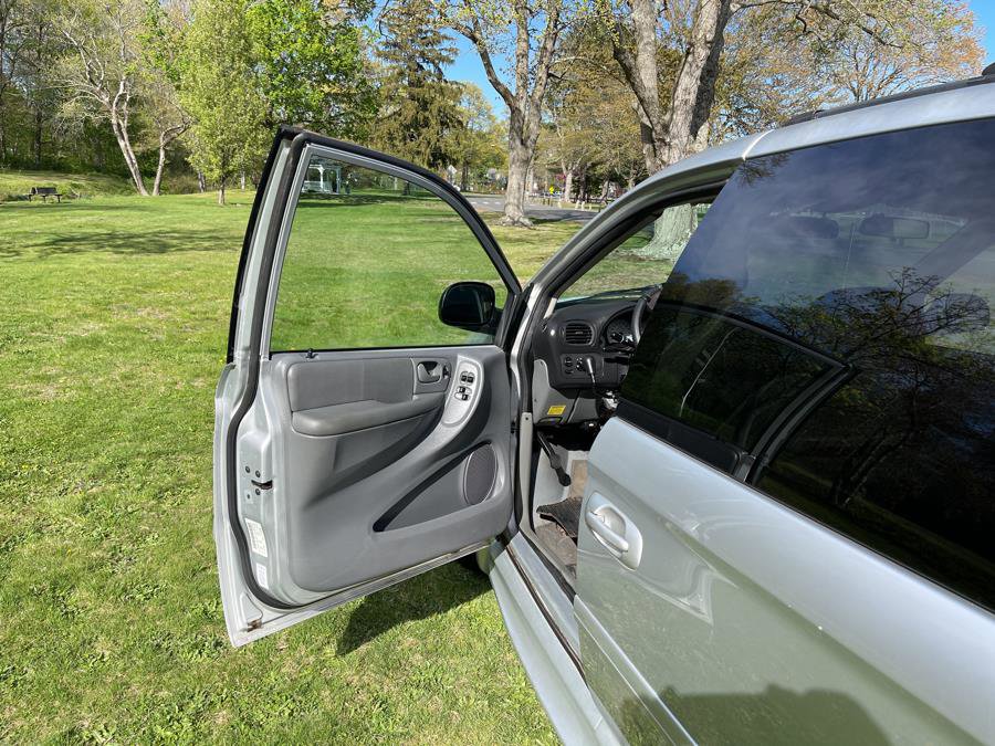 Used 2005 Chrysler Town & Country LX w/ Popular Equipment Group II image 21