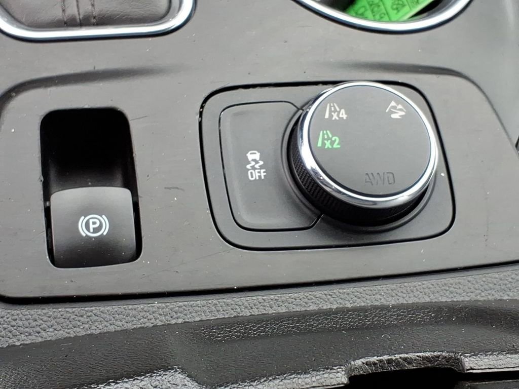 Used 2019 Chevrolet Traverse LT image 21