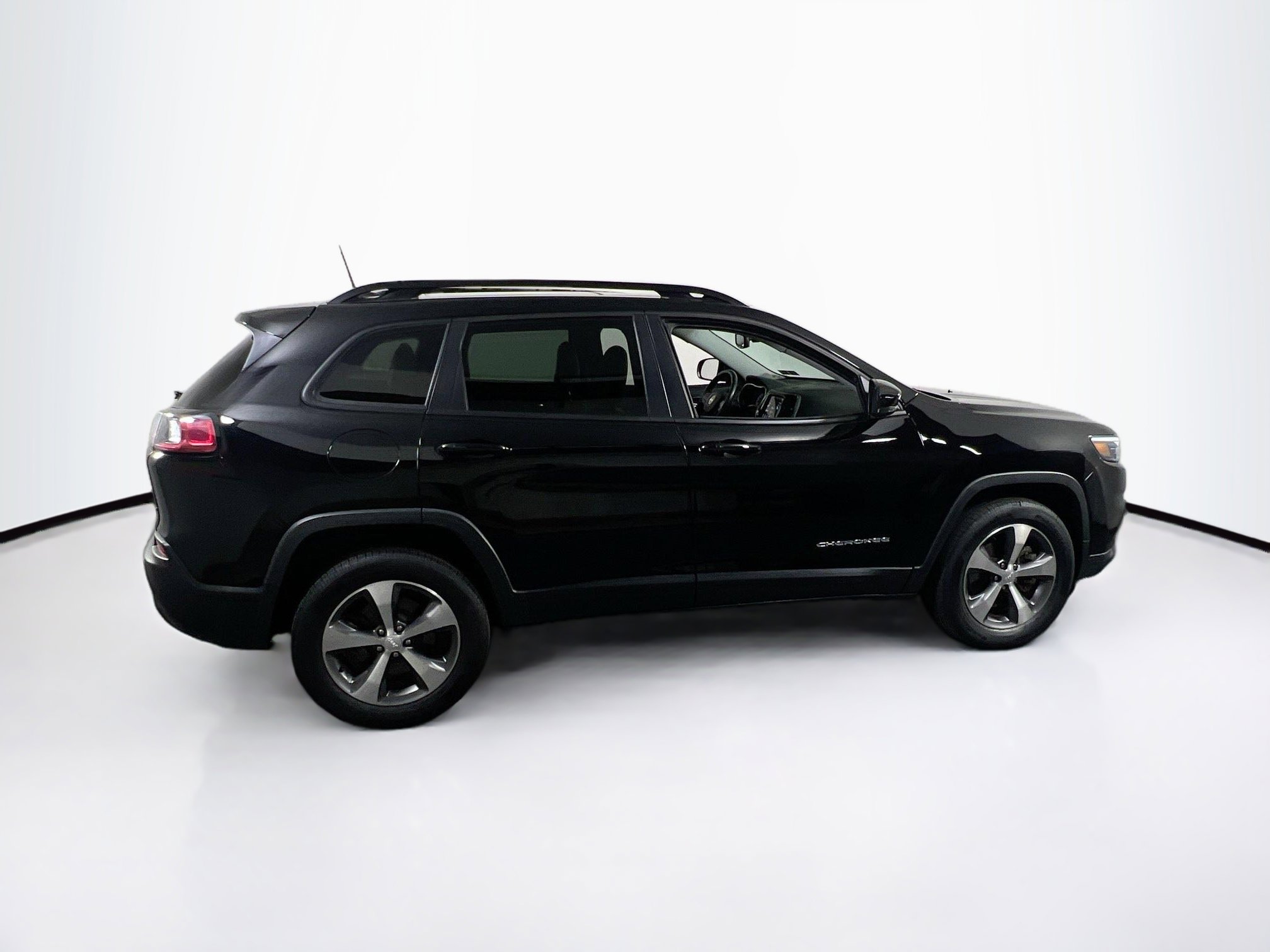 Used 2022 Jeep Cherokee Limited w/ Mopar Interior Package image 4