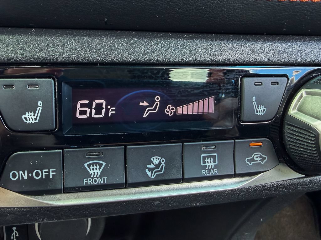Used 2020 Nissan Kicks SR w/ SR Premium Package FWD image 11