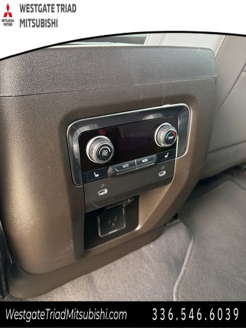 Used 2023 Chevrolet Suburban Z71 w/ Luxury Package image 16