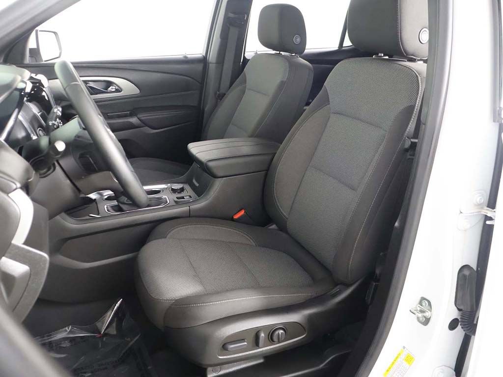 Used 2023 Chevrolet Traverse LT image 24
