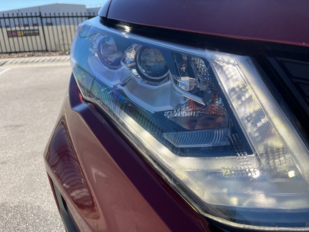 Used 2019 Nissan Rogue SL w/ Premium Package image 15