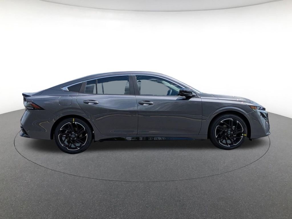 New 2026 Nissan Sentra SR FWD image 4