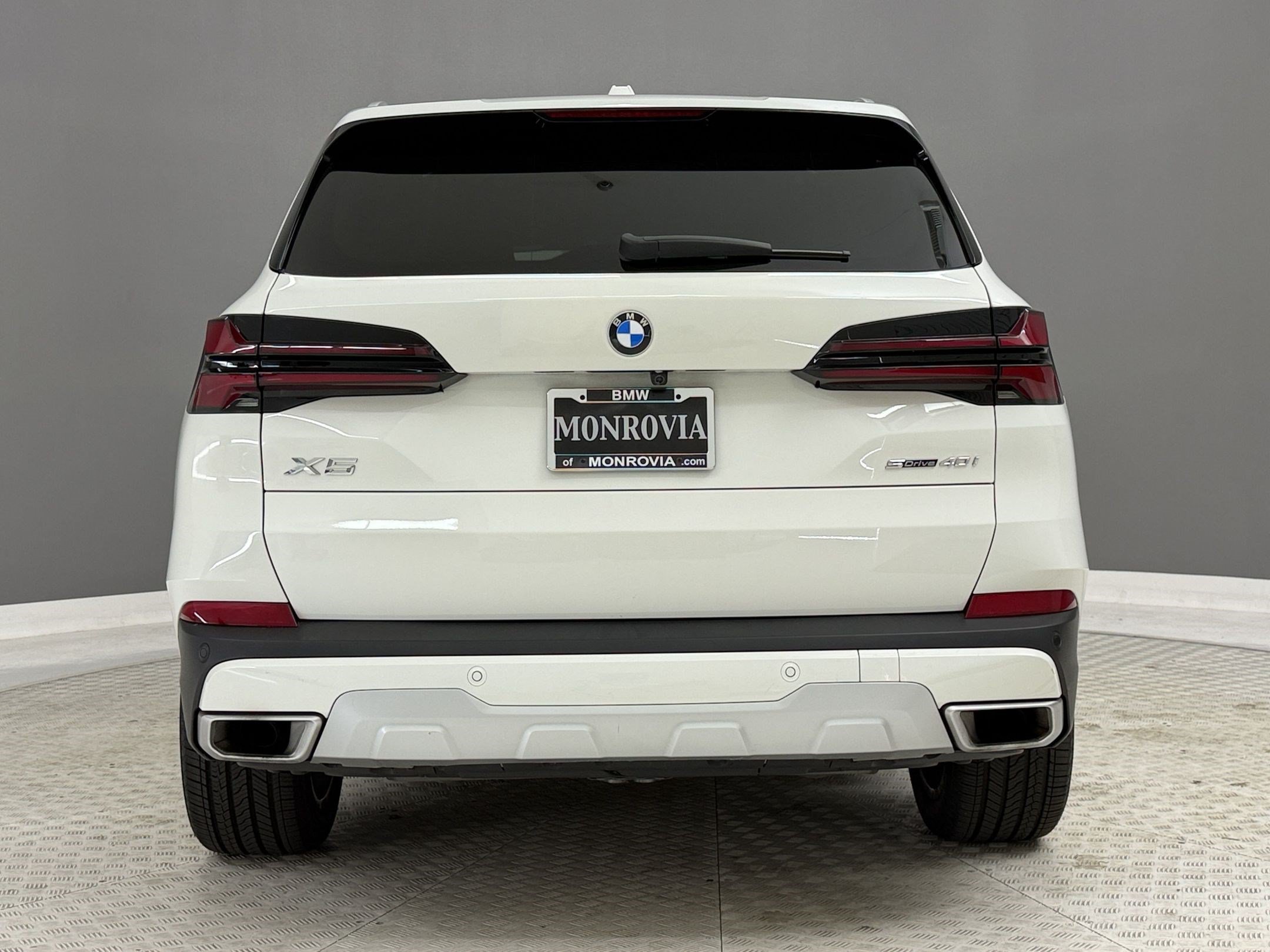 Used 2024 BMW X5 sDrive40i w/ Parking Assistance Package RWD image 10