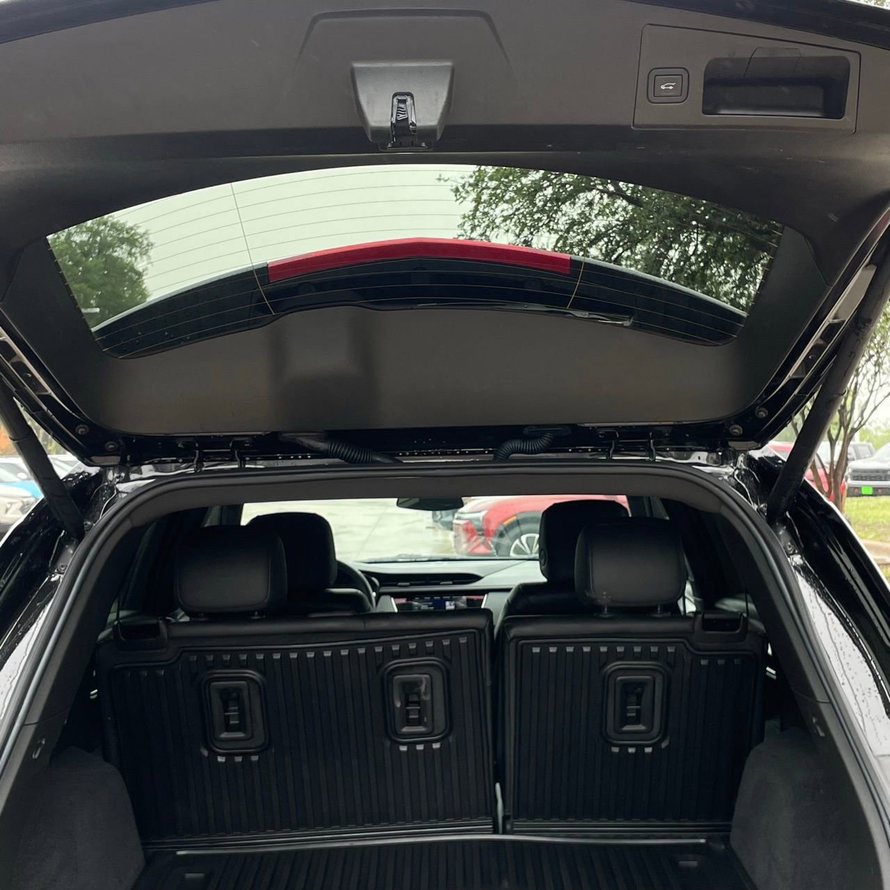 Used 2024 Cadillac XT5 Luxury w/ LPO, Floor Liner Package FWD image 27