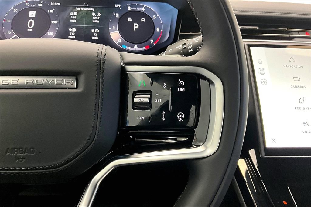 Used 2025 Land Rover Range Rover Sport SE image 21