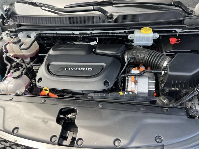 Used 2023 Chrysler Pacifica Limited w/ Uconnect Theater Family Group FWD image 10