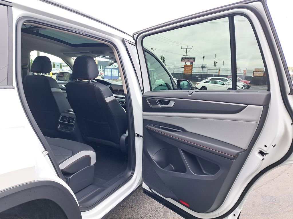 New 2026 Volkswagen Atlas Peak Edition AWD/4WD image 14