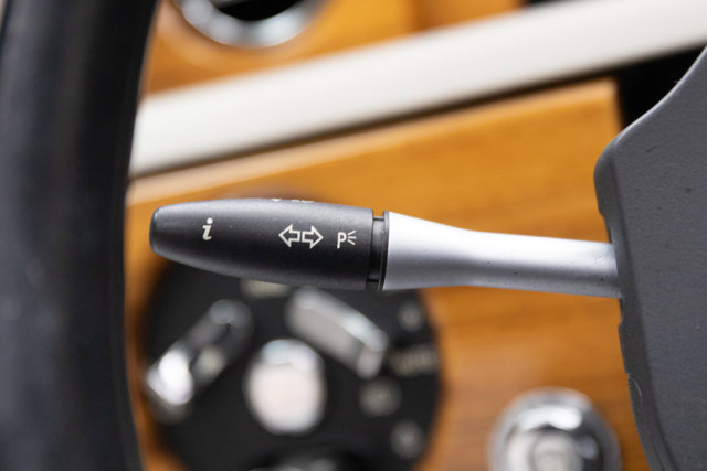 Used 2010 Rolls-Royce Phantom Drophead Coupe image 74