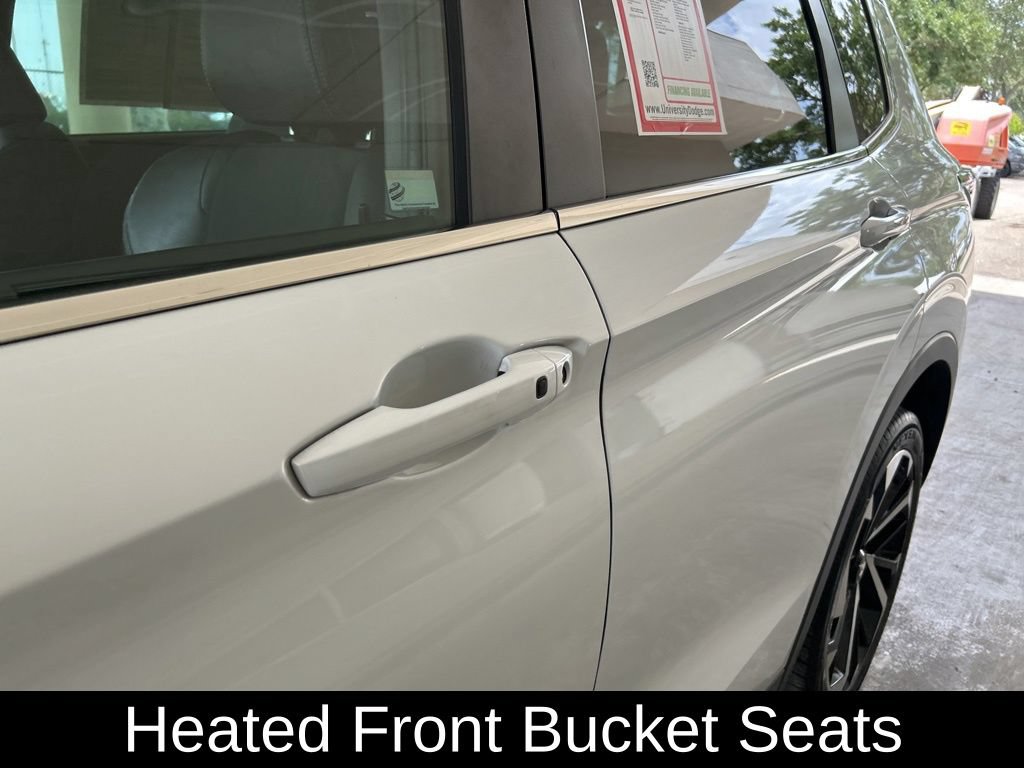 Used 2023 Mitsubishi Outlander SE FWD image 13