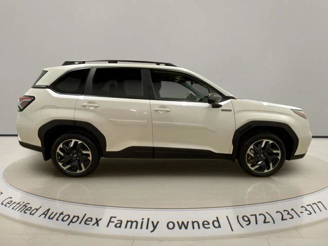 Used 2025 Subaru Forester Premium AWD/4WD image 6