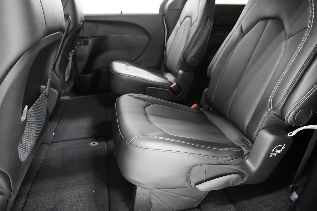 New 2026 Chrysler Voyager LX FWD image 22
