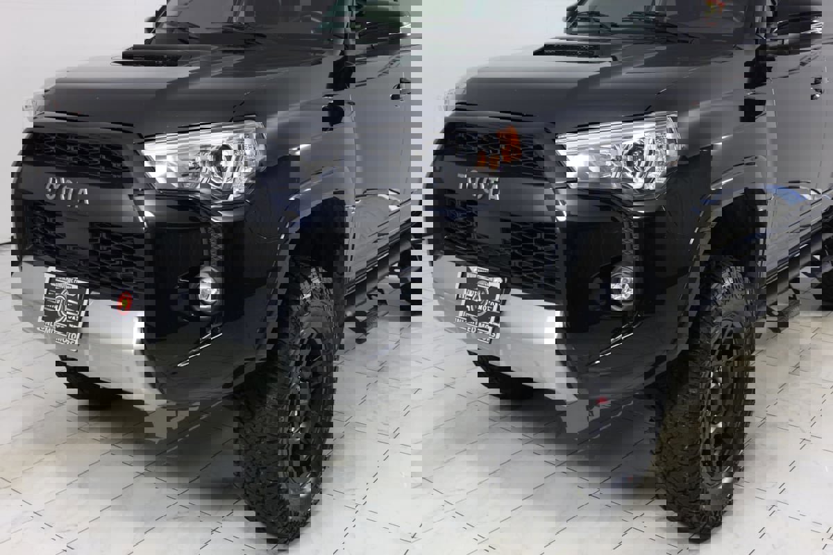 Used 2023 Toyota 4Runner TRD Off-Road Premium w/ Moonroof Package AWD/4WD image 45