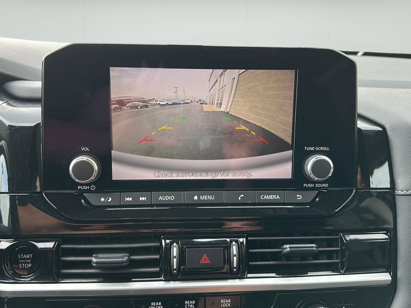 Used 2025 Nissan Pathfinder SV AWD/4WD image 15