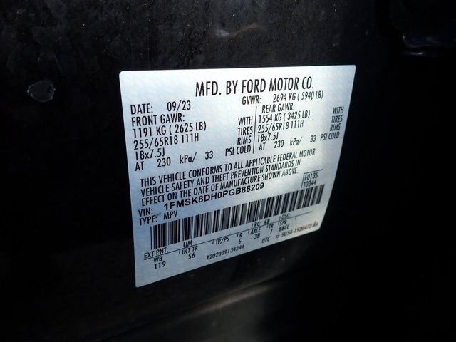 Used 2023 Ford Explorer XLT w/ Equipment Group 202A AWD/4WD image 23