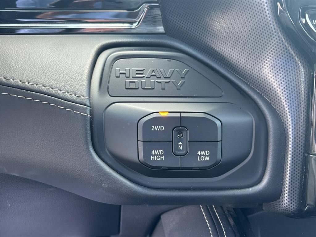 Used 2025 RAM 3500 Limited AWD/4WD image 21