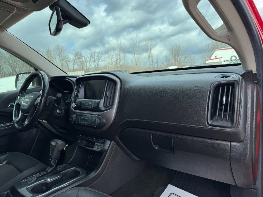 Used 2016 GMC Canyon SLE image 19