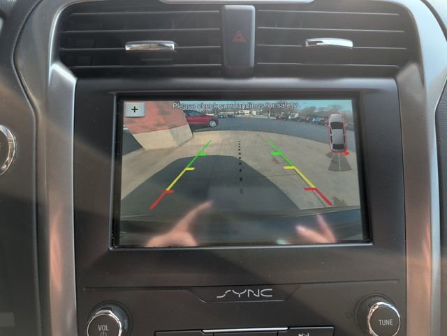 Used 2019 Ford Fusion SE image 18
