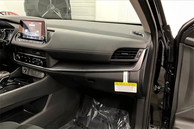 New 2026 Nissan Rogue S image 29