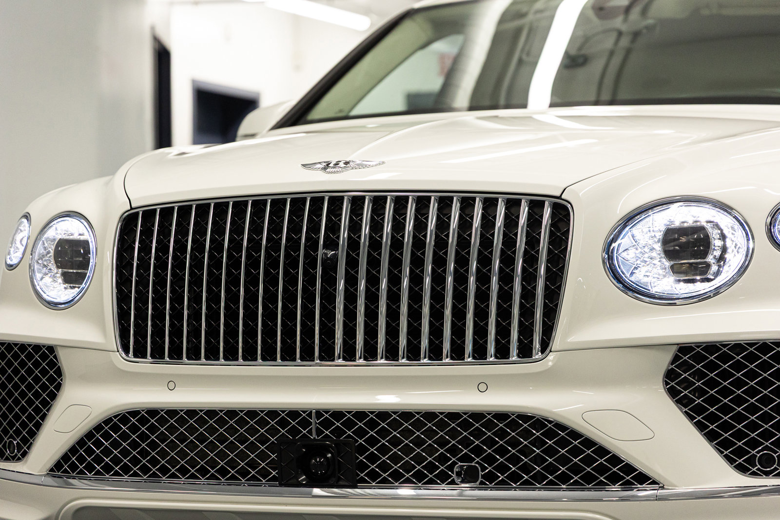 New 2026 Bentley Bentayga AWD/4WD image 9