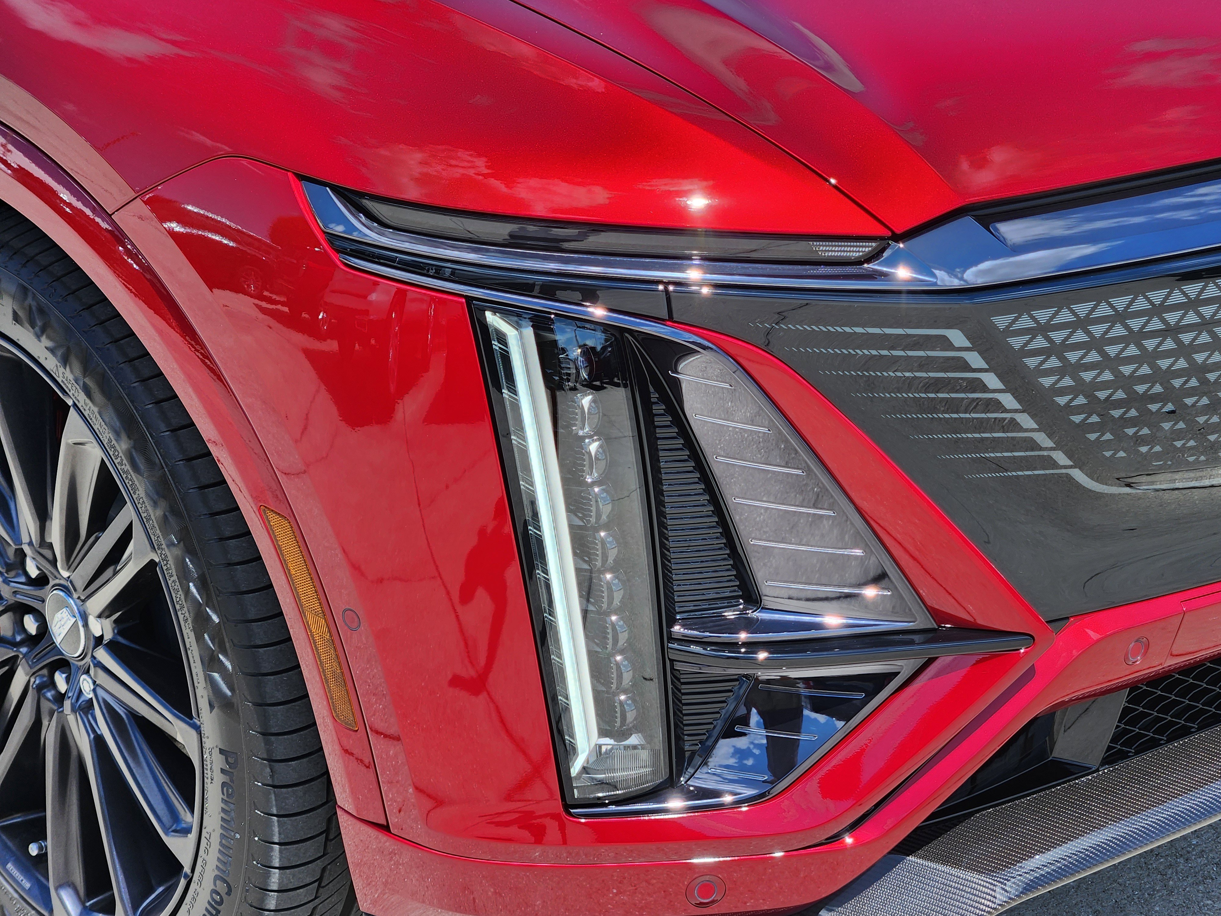 New 2026 Cadillac Lyriq V w/ Exterior Carbon Fiber Package image 9