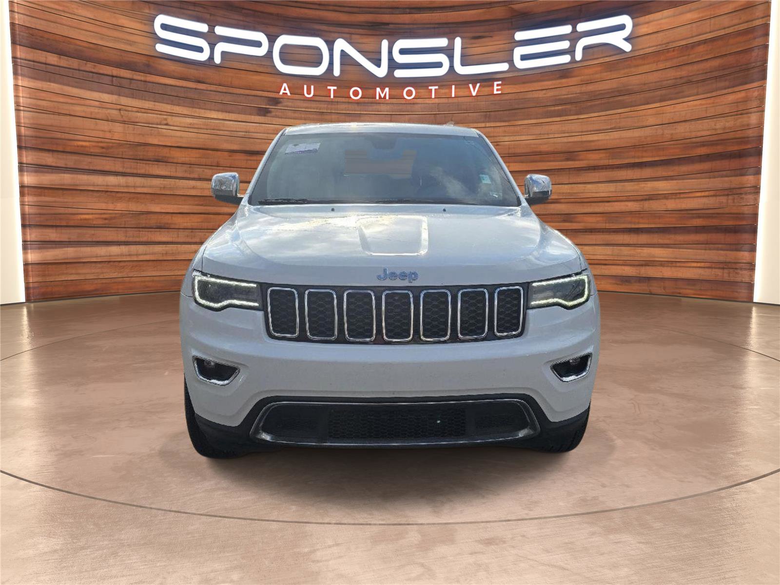 Used 2018 Jeep Grand Cherokee Limited w/ Luxury Group II image 9