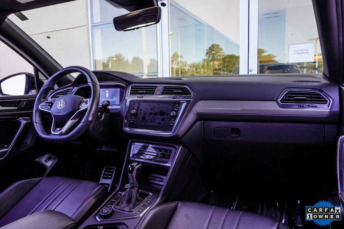 Used 2022 Volkswagen Tiguan SE R-Line image 14