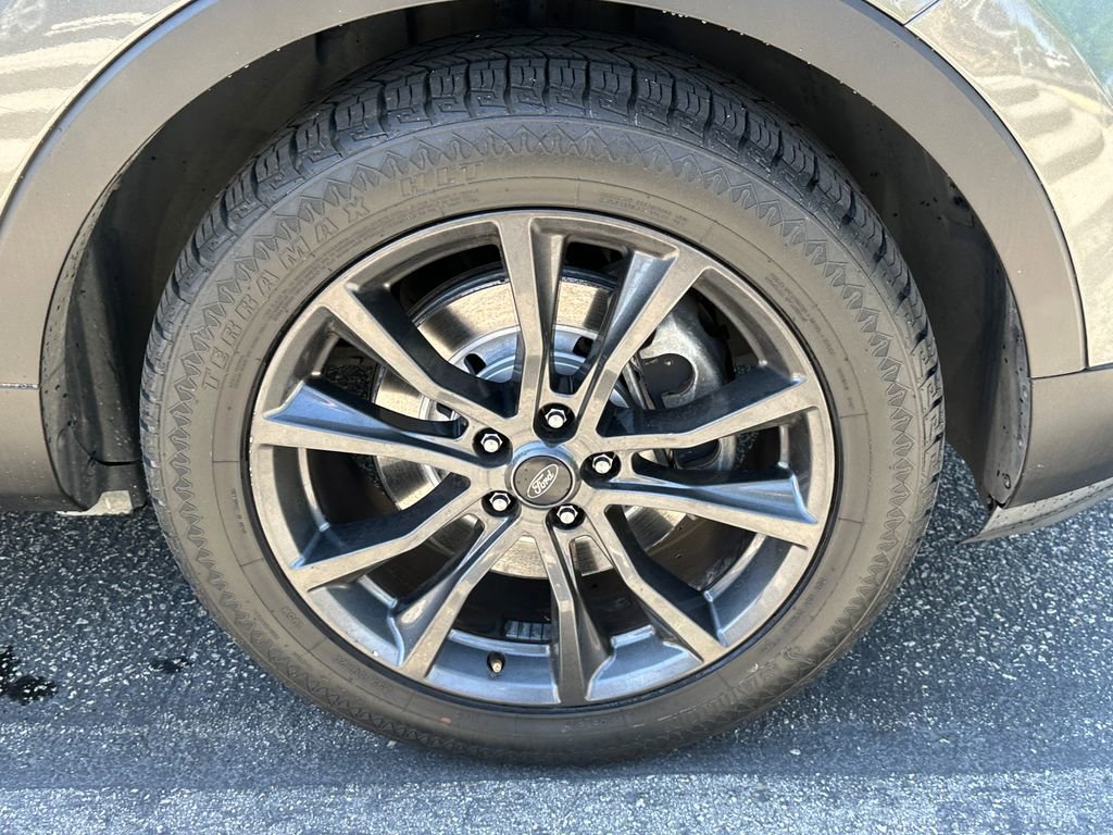 Used 2017 Ford Explorer XLT w/ Equipment Group 202A FWD image 15
