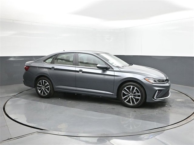 New 2025 Volkswagen Jetta SE image 17