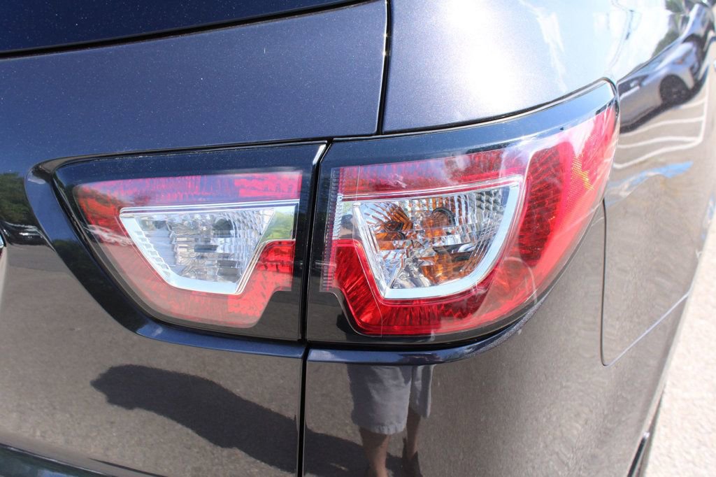 Used 2017 Chevrolet Traverse LT w/ Style and Technology Package AWD/4WD image 10