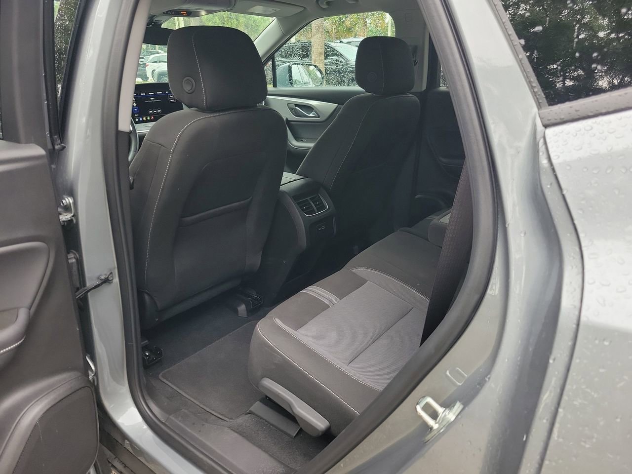 Used 2025 Chevrolet Blazer LT FWD image 7