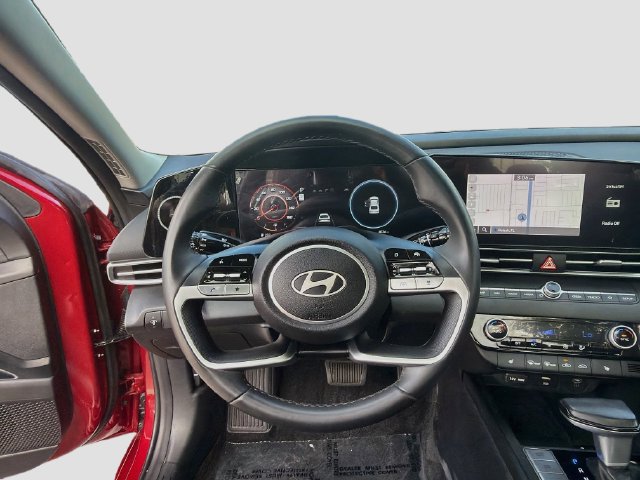 Certified 2025 Hyundai Elantra SEL FWD image 25