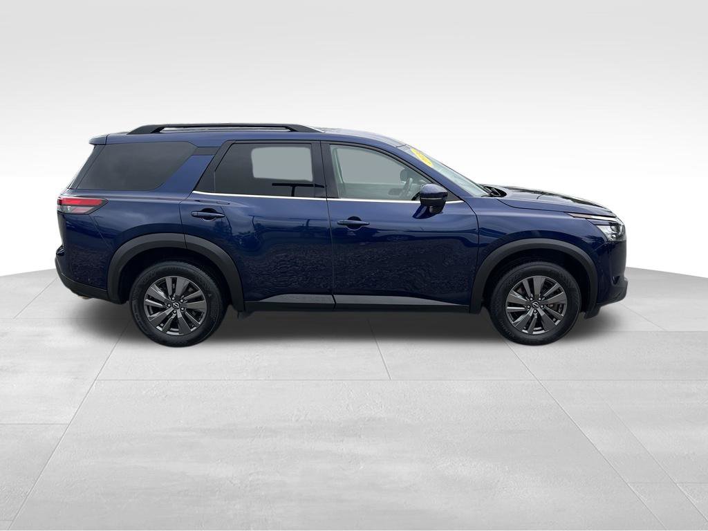 Used 2024 Nissan Pathfinder SV AWD/4WD image 7