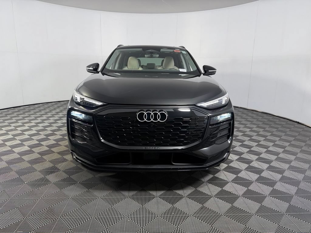 Used 2025 Audi Q6 e-tron Premium Plus w/ Premium Plus AWD/4WD image 4