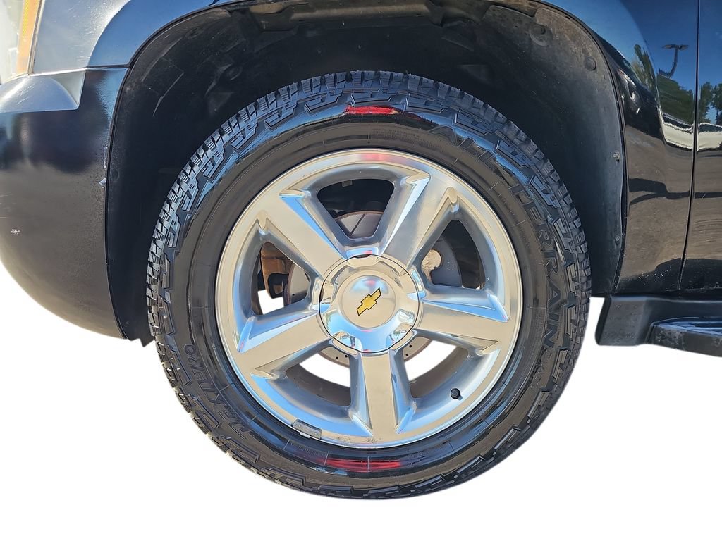 Used 2013 Chevrolet Suburban LT w/ Texas Edition RWD image 28