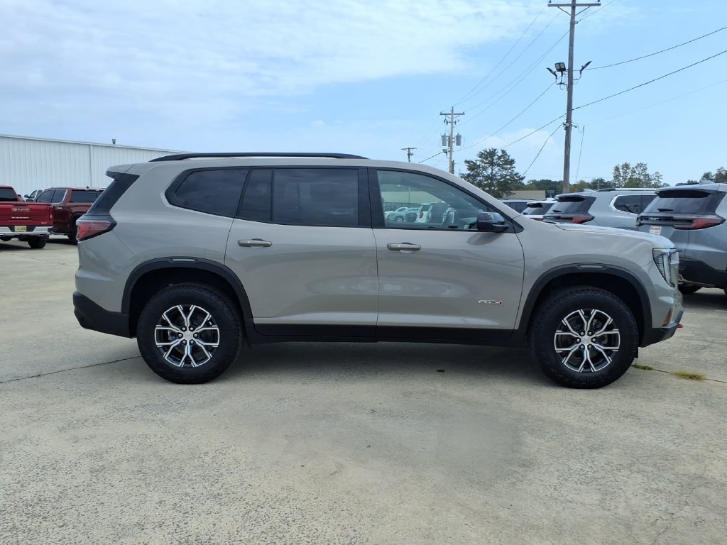 New 2026 GMC Acadia AT4 w/ LPO, Floor Liner Package AWD/4WD image 8
