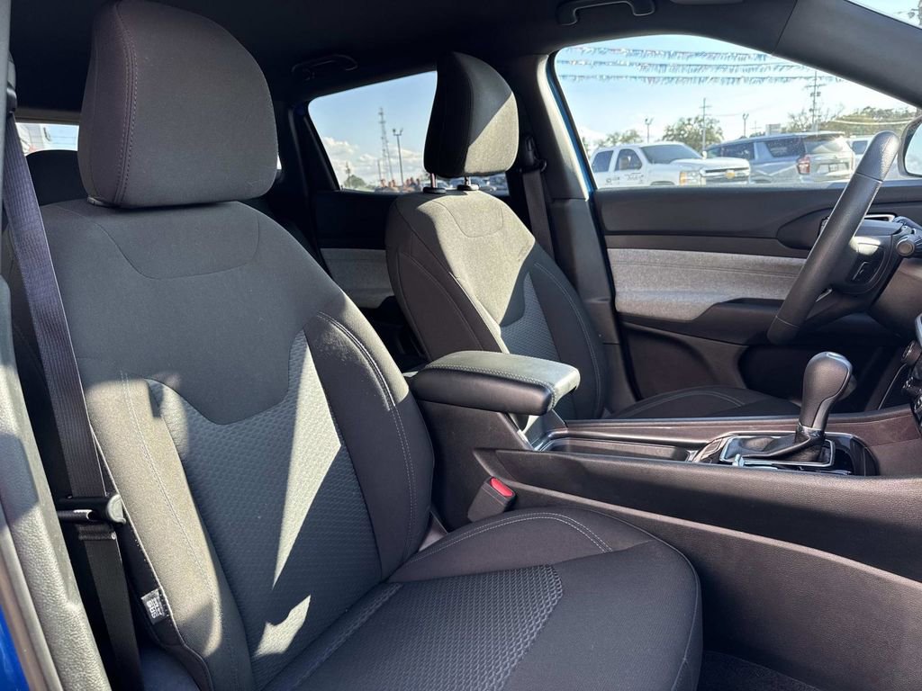 Used 2024 Jeep Compass Sport image 23