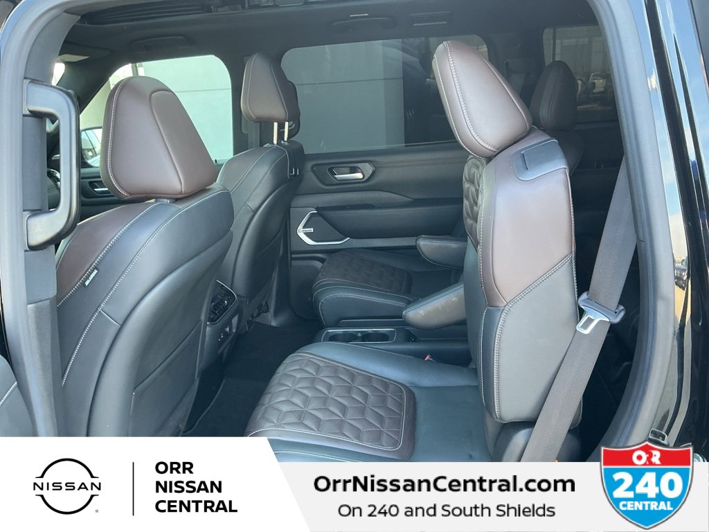 Used 2025 Nissan Armada Platinum image 13