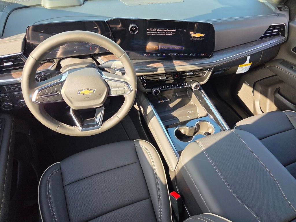 New 2026 Chevrolet Suburban Premier image 8