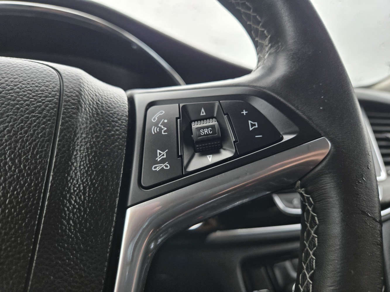 Used 2017 Buick Encore Preferred FWD image 19