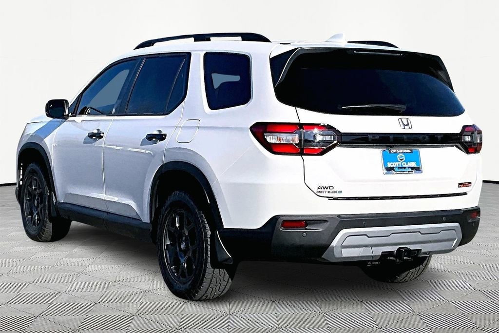 Certified 2025 Honda Pilot TrailSport image 5